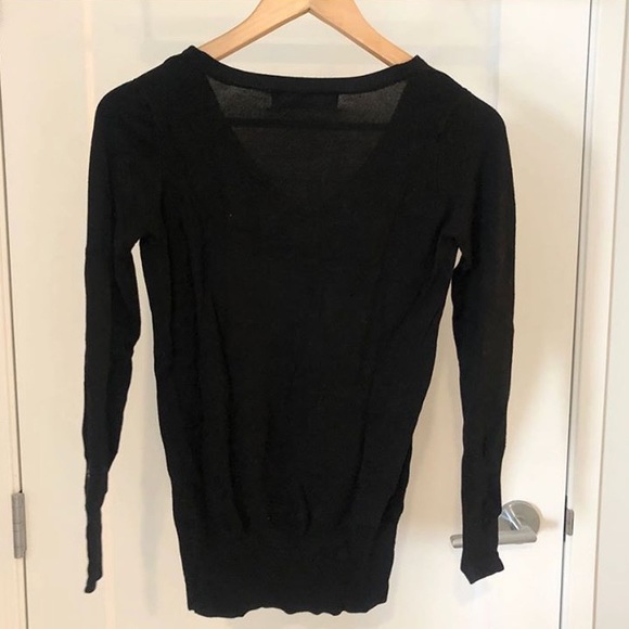Zara v-neck sweater - Picture 2 of 2